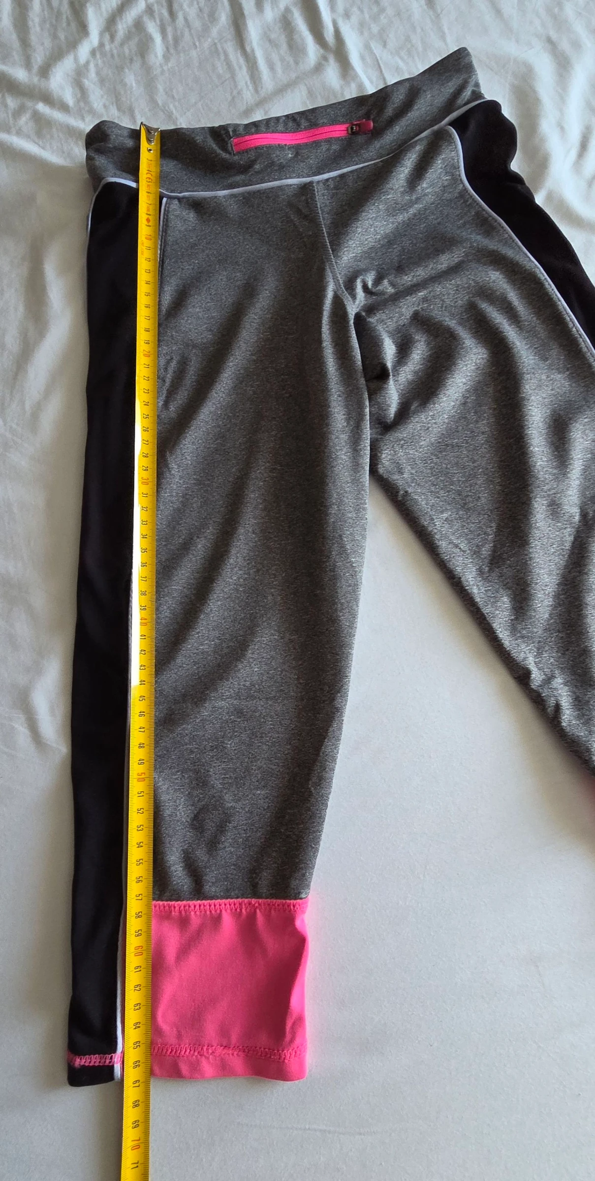 Corsario deportivo gris rosa negro, leggings cortos para correr y hacer fitness – photo 7
